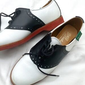 Vintage Nineties Bass Saddle Shoes in Box / Size 6.5 / School Girl Cottage Core